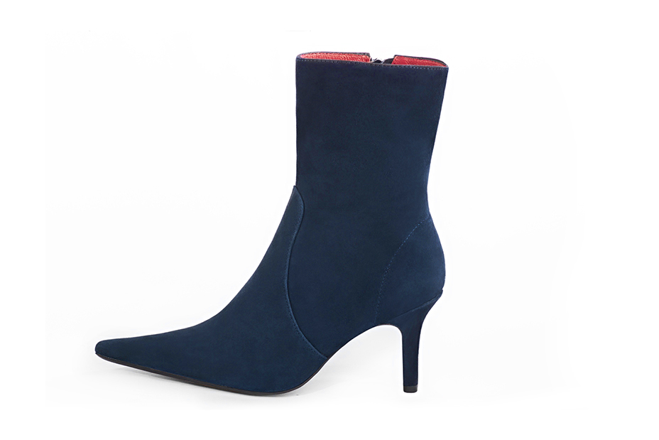 Navy blue women's ankle boots with a zip on the inside. Pointed toe. High slim heel. Profile view - Florence KOOIJMAN